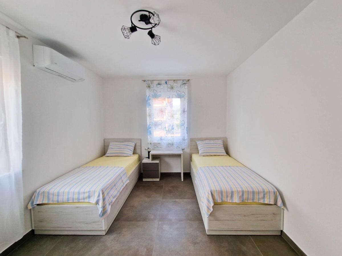 Villa Poseidon 诺瓦利娅 外观 照片