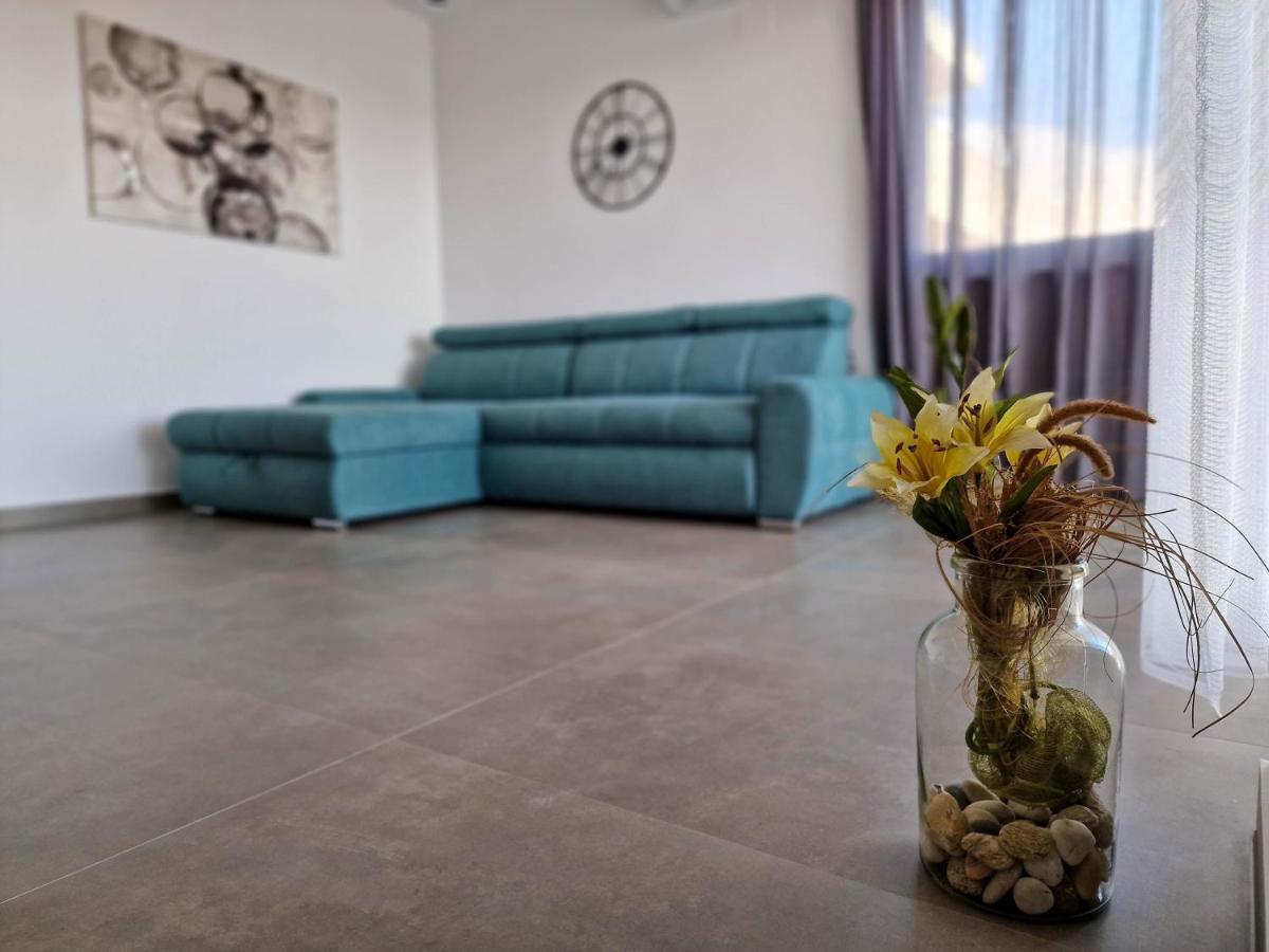 Villa Poseidon 诺瓦利娅 外观 照片